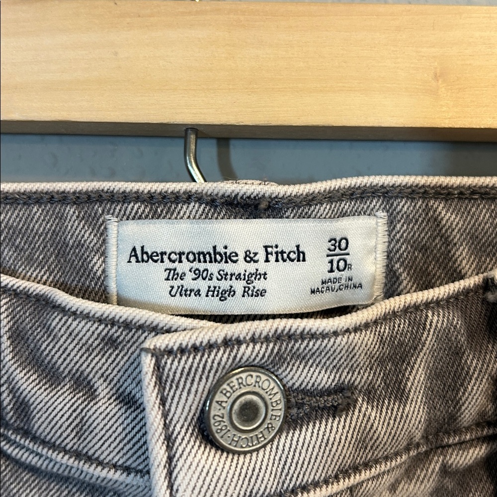 Abercrombie & Fitch The 90s Straight Ultra High Rise Jeans‎ - Gray - Picture 4 of 7